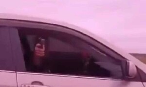 Se entrega a la Justicia un policía que habría apuntado con un arma a una fiscala y a su hijo