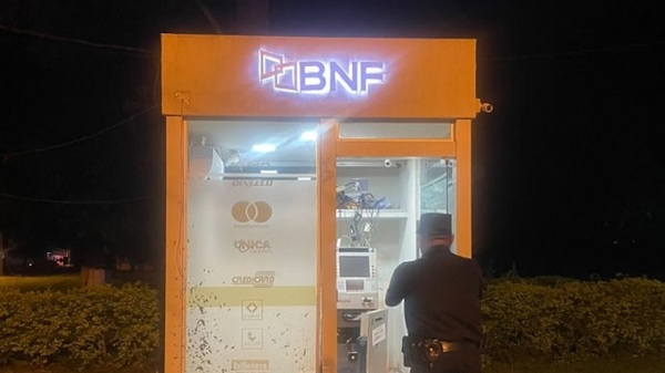 Caaguazú: asaltantes intentan robar cajero en el predio de la Comisaría 14ª