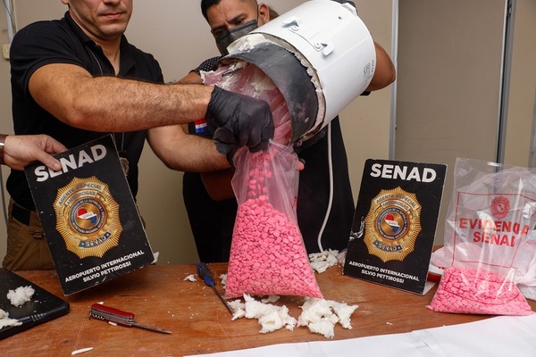 SENAD frena ingreso de casi 8 mil dosis de éxtasis procedentes de Alemania