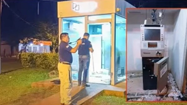 Asaltantes despistan a policías, atacan cajero y roban armas de la comisaría - ADN Digital