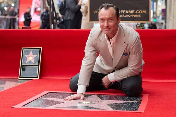 Jude Law recibió su estrella en el Paseo de la Fama de Hollywood - Gente - ABC Color