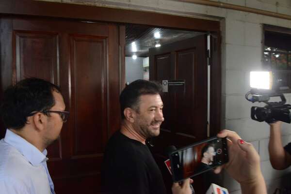 Operativo de inspección: esto contenía la mochila del senador argentino detenido e imputado en Paraguay - Nacionales - ABC Color