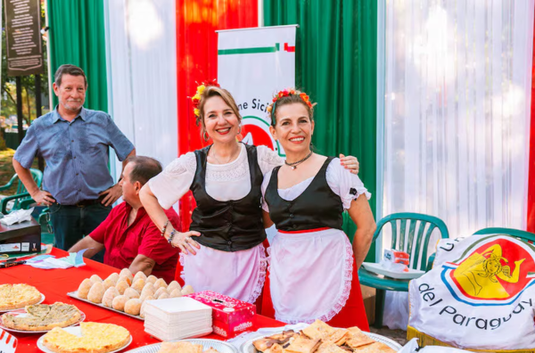 Encarnación celebra su primer "Mercantino Di Natale" con lo mejor de la tradición italiana