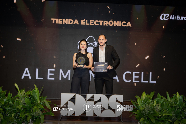 Michelle Annahas: “Trabajamos arduamente día a día con un equipo joven, que realmente cree en el potencial de Paraguay” | Premiación Premios Prestigios | 5Días