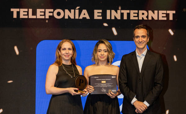Mariana Flecha: “Este premio es para toda la gente de Tigo, que realmente hace el día a día de la experiencia del cliente” | Premiación Premios Prestigios | 5Días