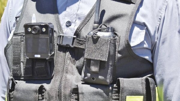 Policía fiscalizadora incorpora bodycams para mayor transparencia en intervenciones - 1000 Noticias