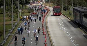 La Nación / Cumple 50 años la Ciclovía de Bogotá, una revolución que inspiró al mundo