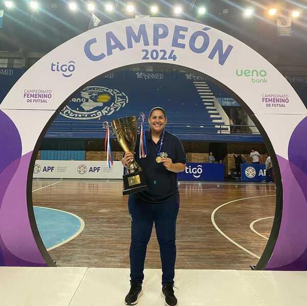 El trabajo duro brinda el campeonato de Futsal Femenino a Colonial - 1000 Noticias