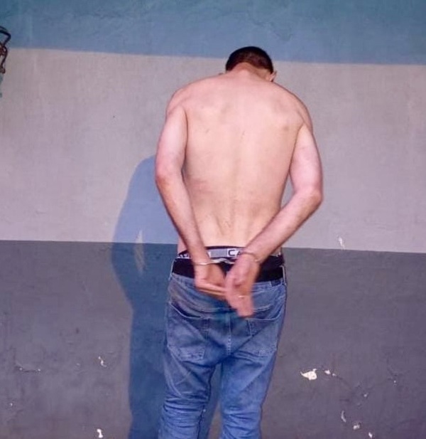 Conductor borracho causa choque en el microcentro de CDE y se resiste a la Policía
