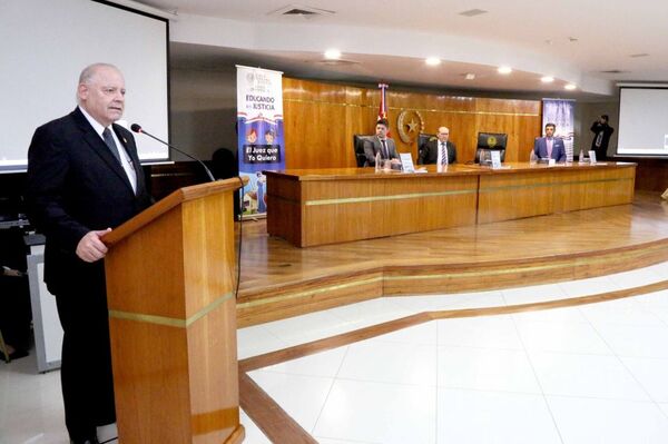 Presidente Benítez Riera encabezó el acto conmemorativo por el 10° Aniversario de la Secretaría de Educación en Justicia
