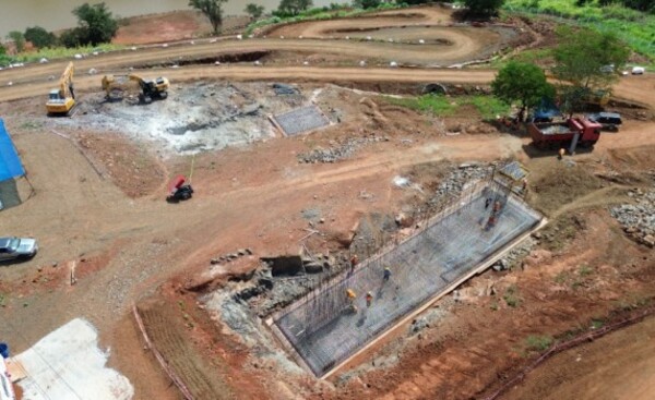 Progresa la construcción del nuevo puente sobre el río Monday