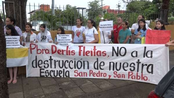 Vecinos de River Plate denuncian que cura pretende el cierre de escuela parroquial - Nacionales - ABC Color