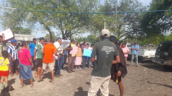 En Puerto Diana, pescadores protestan debido a falta de pago de subsidio de veda