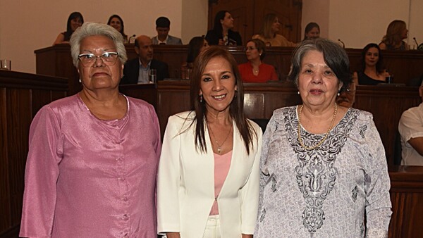 Presentación de libro de Claudelina Marín