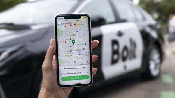 Pasajera reclamó al Bolt por venir con su doña y ligó jeja’o