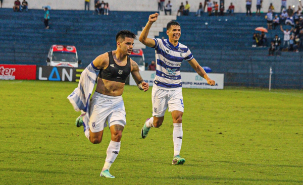 Versus / Insta al goleador a priorizar el dinero: "Tuvo una carrera buena, pero (...)"