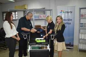 Itaipú entrega equipos informáticos e insumos médicos a la Fiscalía de CDE - ADN Digital