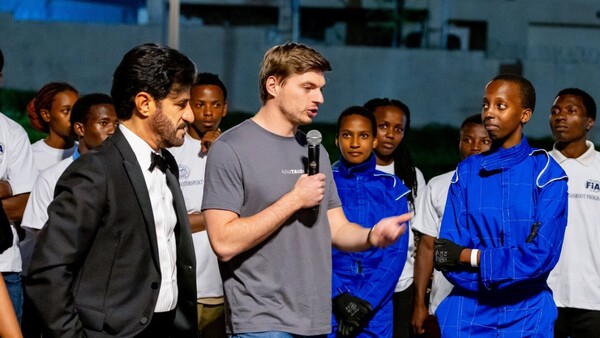 Verstappen cumple en Ruanda el servicio comunitario impuesto como sanción