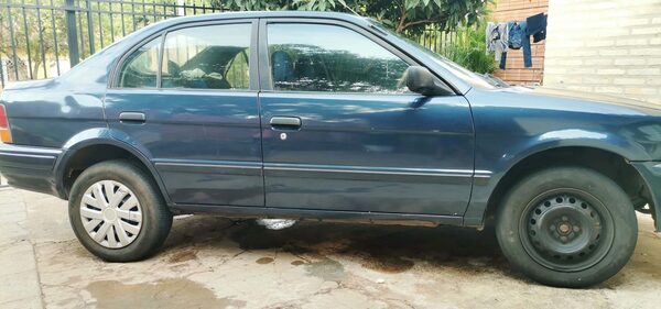 Robacoches hurtan auto en Luque •