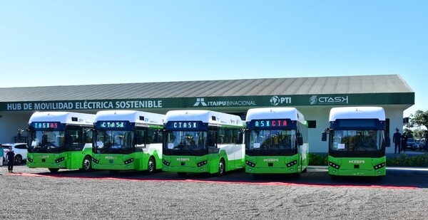 Convocan a profesionales para plotear buses eléctricos entregados por Corea del Sur - .::Agencia IP::.