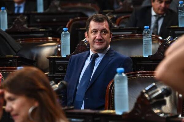 Sigue la polémica en Argentina sobre expulsión del Congreso del senador preso en Paraguay