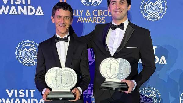 La FIA galardona a Domínguez y Zaldívar