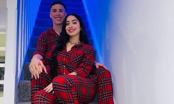 ¡Otro pelotero paraguayo posa como mellizo con su novia!