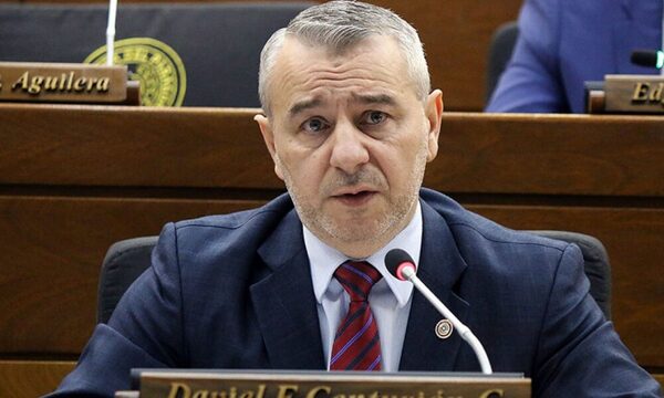 Diputado se pronuncia sobre tensión entre senadores y cuestiona ataques para agradar al “patrón”
