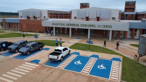 Siguen los reclamos por irregularidades en la selección de personal de blanco del futuro Hospital General de Coronel Oviedo - Nacionales - ABC Color