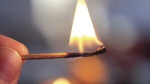 Doña de 62 años tiró nafta y prendió fuego a su pareja de 40