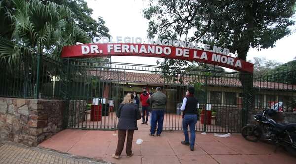 Madre delegada se quedó con G. 25 millones del fondo para el viaje de fin de curso - Noticiero Paraguay