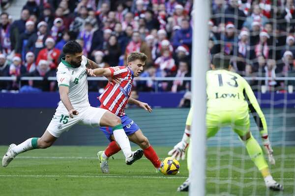 Cabezazo por la Liga de Sorloth contra el Getafe de Alderete - Fútbol Internacional - ABC Color