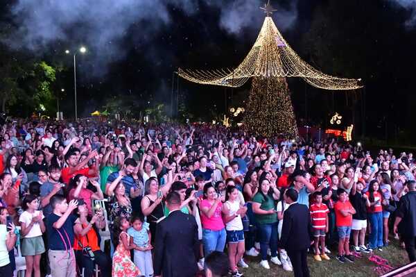 “Villa Navideña” en CDE reúne a miles en su inauguración; actividades siguen - ADN Digital