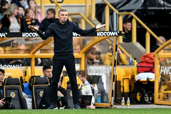 Wolverhampton, de Enso González, despide a su entrenador Gary O’Neil - Fútbol - ABC Color