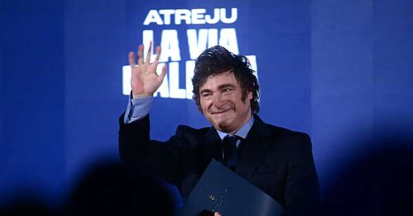 La Nación / Milei recibió en Roma la ciudadanía italiana
