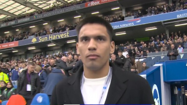 Diego Gómez ya siente el aplauso y el cariño del público de Brighton