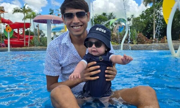 [GALERÍA] ¡Mañami un “Pulpito” en una pileta!