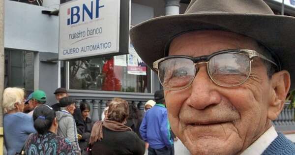 La Nación / Resaltan cooperación del BNF y el MDS para llegar a adultos mayores con la pensión universal