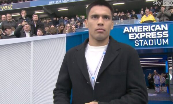 Diego Gómez, muy aplaudido en Brighton antes del juego con Crystal Palace