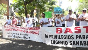Familiares de víctimas del accidente en San Bernardino exigen justicia frente a la Agrupación Especializada
