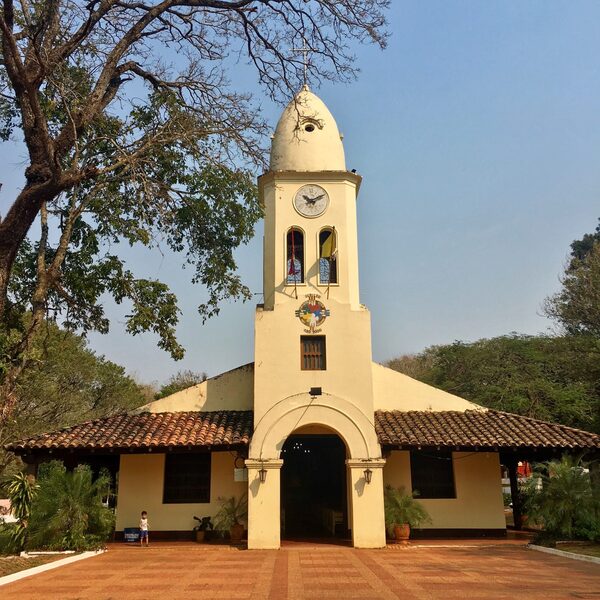 Por riesgo de derrumbe, van a restaurar templo histórico de Piribebuy