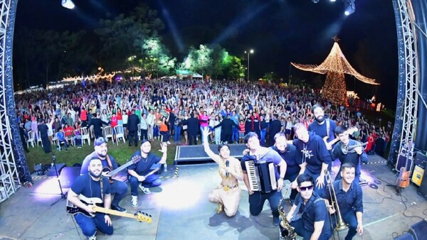 Villa Navideña de Itaipú congrega a unas 7.000 personas en Ciudad del Este