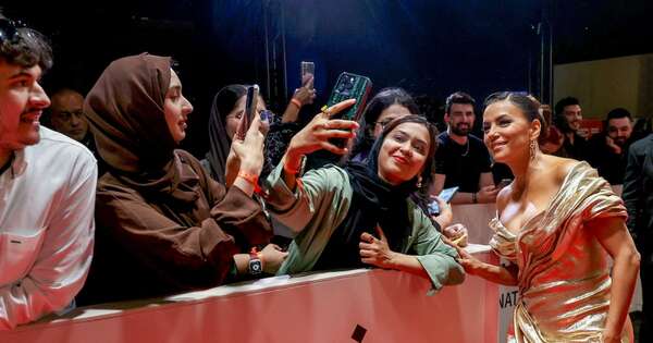 La Nación / Eva Longoria abrió festival saudí repleto de estrellas