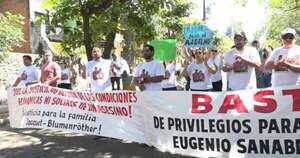 Diario HOY | Accidente fatal en Samber: familiares de víctimas protestaron frente a la Agrupación