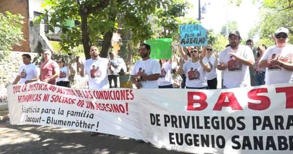 Diario HOY | Accidente fatal en Samber: familiares de víctimas protestaron frente a la Agrupación