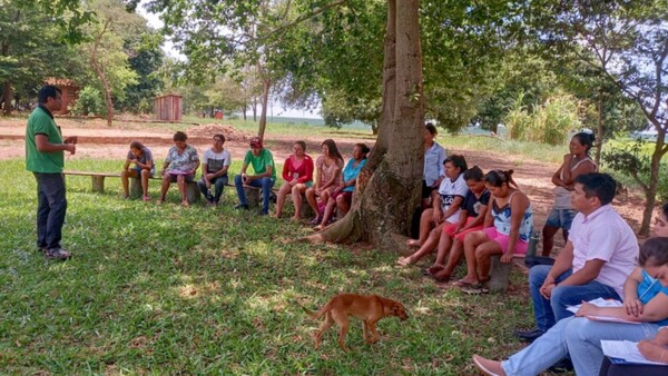 Orgullo de los Mbya Guaraní: Primer doctor en Ciencias de la Educación