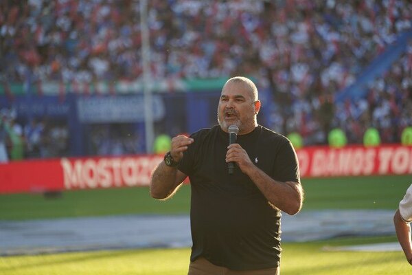 Versus / La arenga de Chilavert en el estadio de Vélez: "Somos los mejores del mundo"