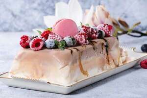 ¿Postre de fiesta? Torta helada de merengue y chocolate blanco  - Gastronomía - ABC Color