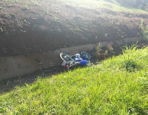 JOVEN MOTOCICLISTA PERDIÓ LA VIDA TRAS CAÍDA EN NATALIO - Itapúa Noticias