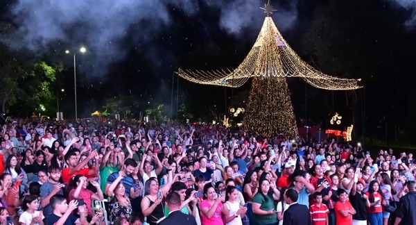 Masiva concurrencia en apertura de la Villa Navideña en el Parque Lineal de Ciudad del Este